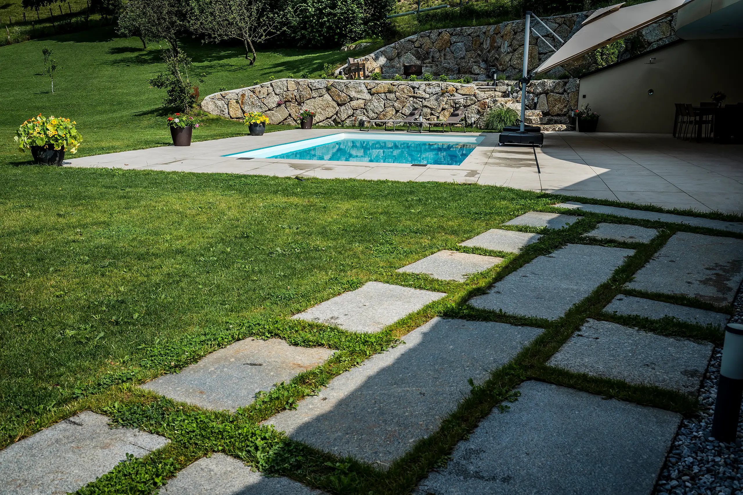 folienpool-st-ulrich-bei-steyr-modern