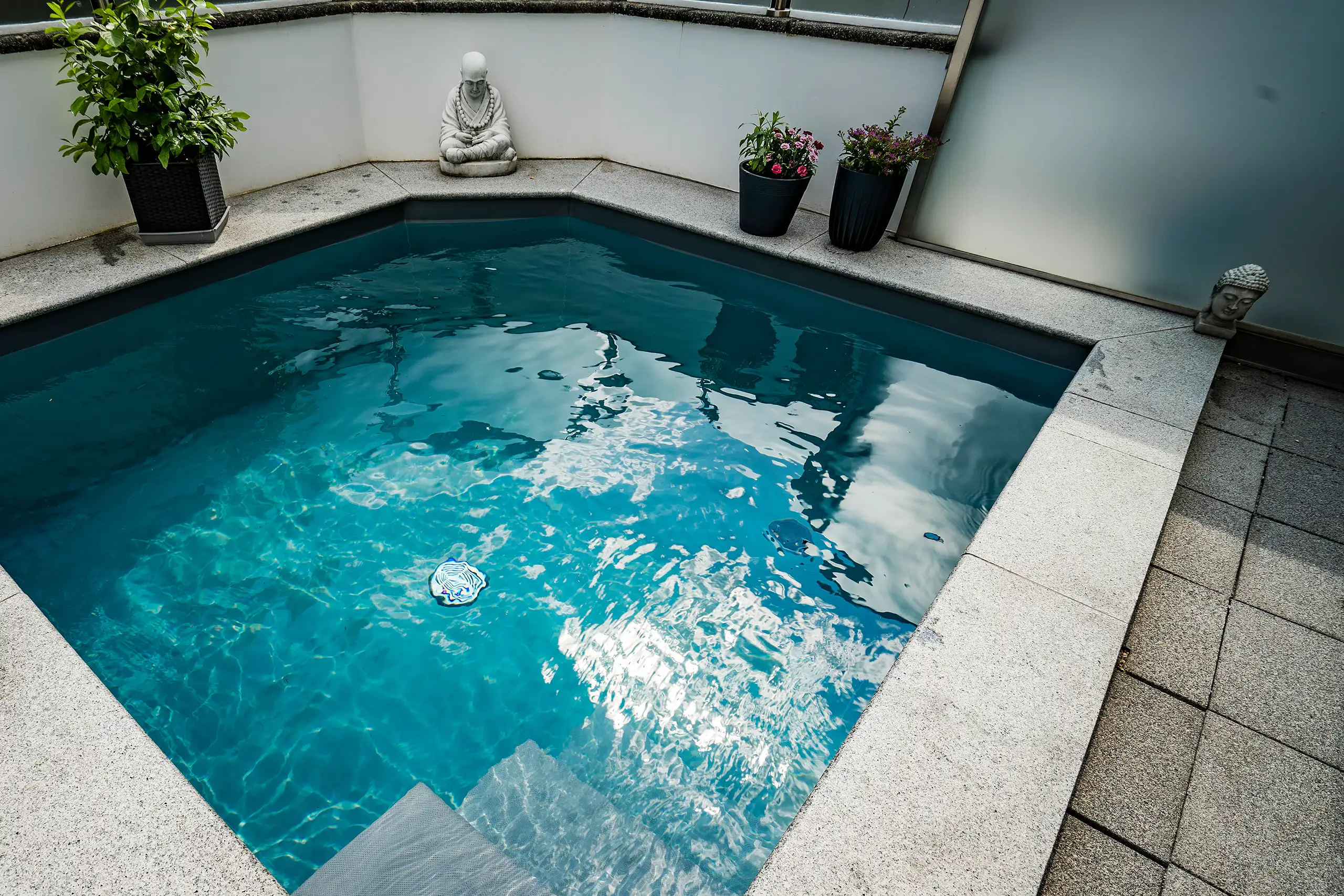 poolbau-steyr-mit-treppe